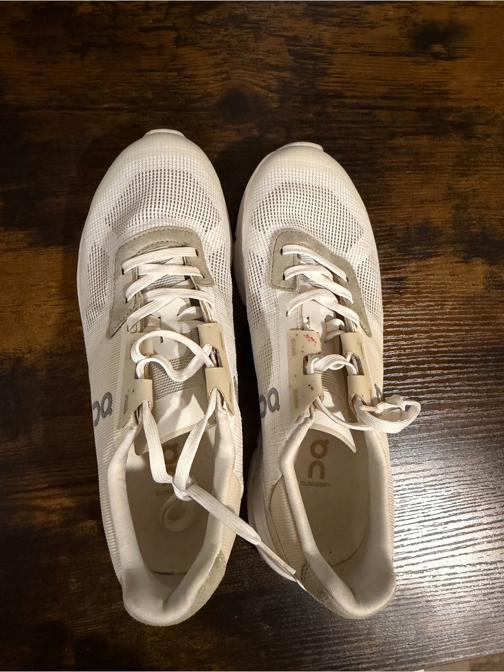 W7.5 - On Cloud Cloudrift in White and Cream - Picture 4 of 7